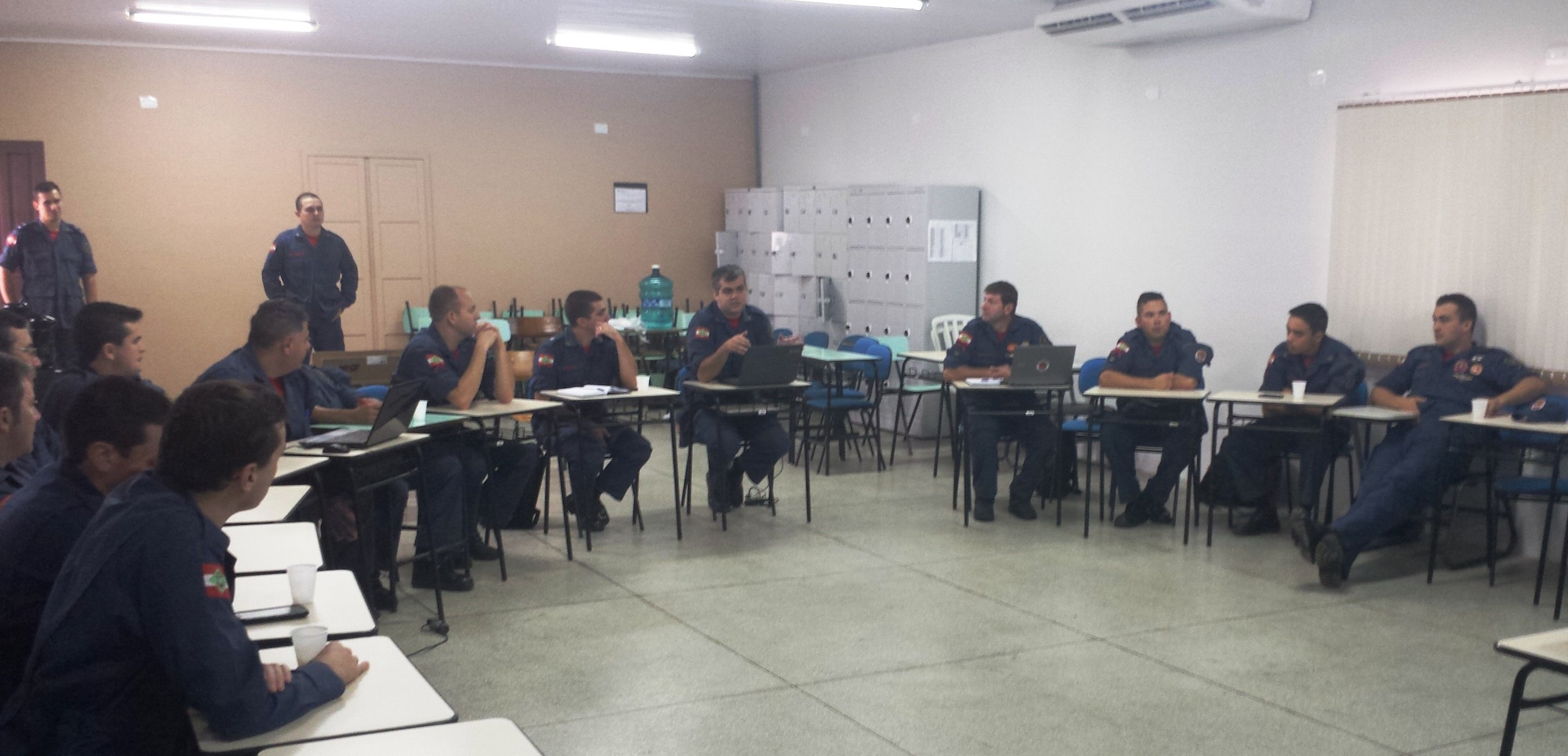 Read more about the article Corpo de Bombeiros Militar de Canoinhas realiza treinamento para operadores do sistema de Emergência 193