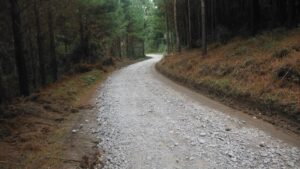 Read more about the article Empedramento de estrada viabiliza desvio de cerca de 3 km entre  Espigão do Bugre e Avencal de Cima