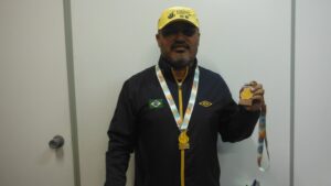 Read more about the article Professor Mafrense conquista ouro e bronze no Troféu Brasil de Atletismo Master