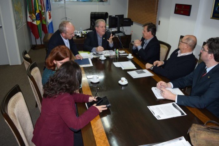 You are currently viewing Convênios de Trânsito e Videomonitoramento são tema de reunião entre FECAM e SSP