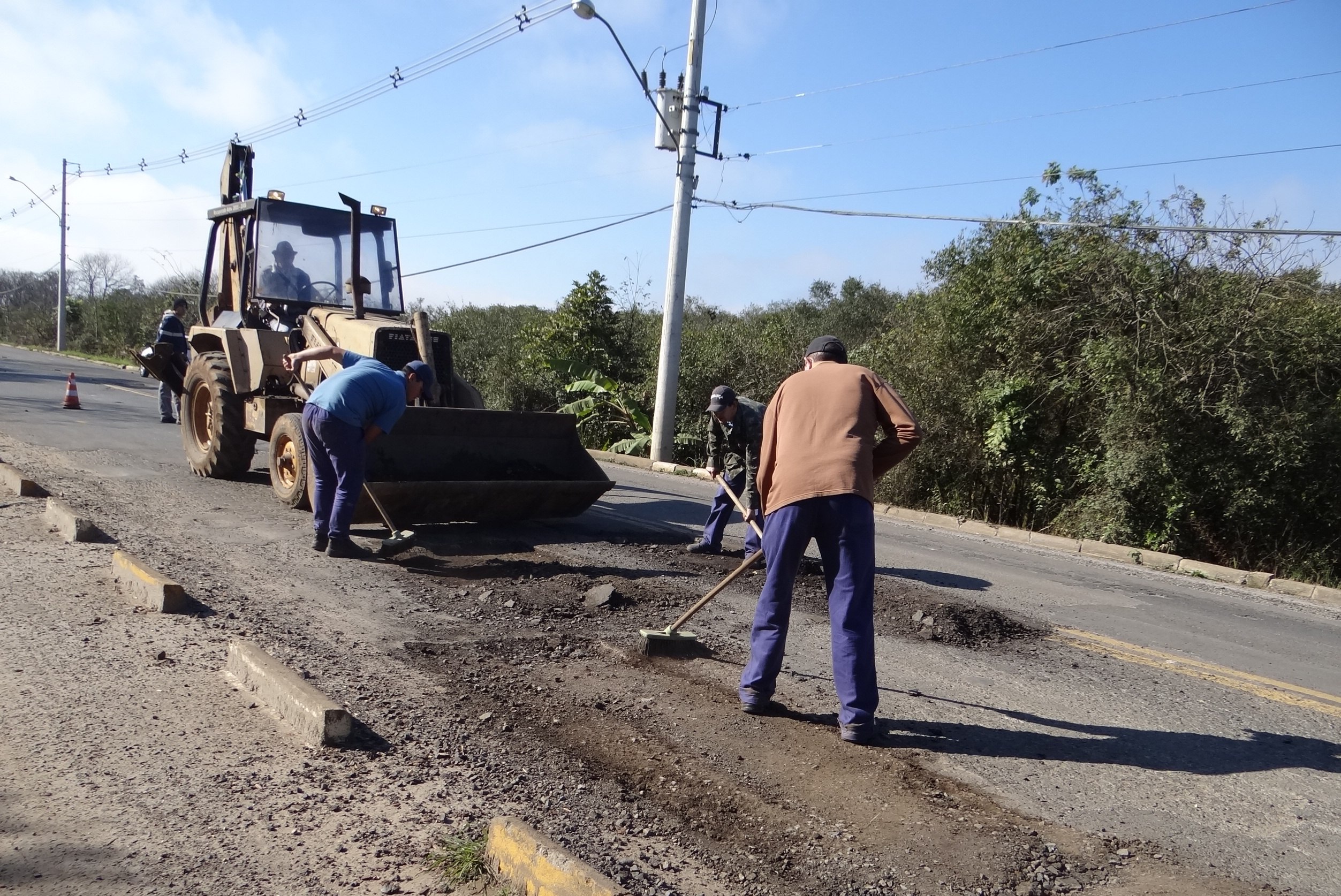 Read more about the article Trabalhos seguem em diversas ruas de Porto União