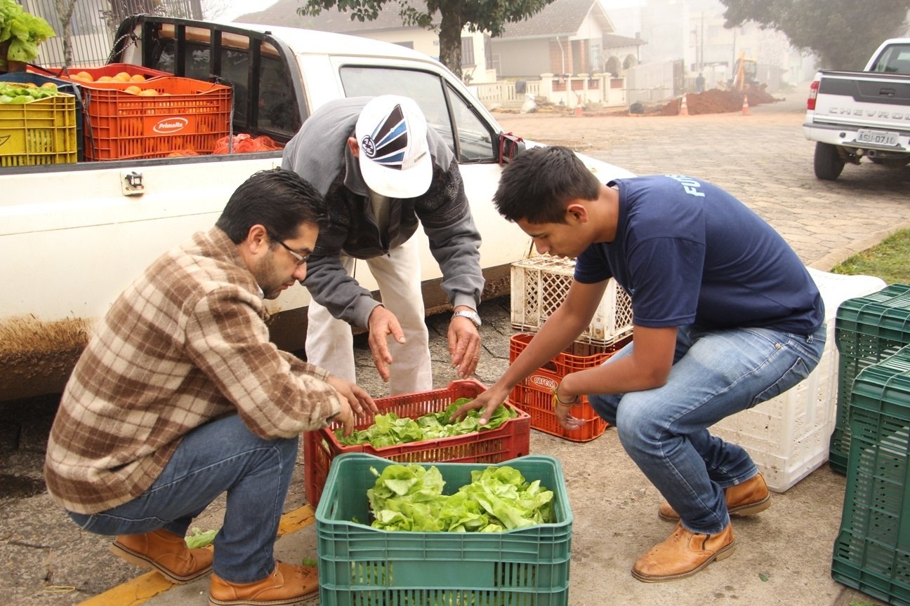 You are currently viewing Prefeito Beto Faria acompanha entrega de alimentos do PAA