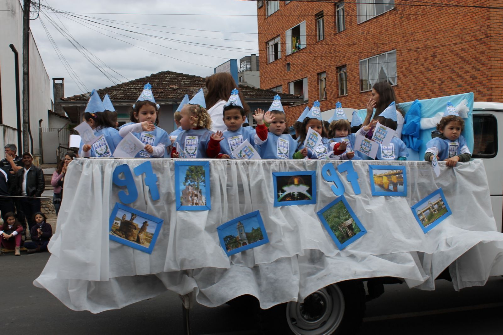 You are currently viewing Secretaria de Cultura e Turismo abre inscrições para  desfile dos 98 anos de Porto União