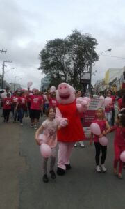 Read more about the article 4ª Caminhada Outubro Rosa chama atenção para a importância da prevenção para  o câncer de Mama