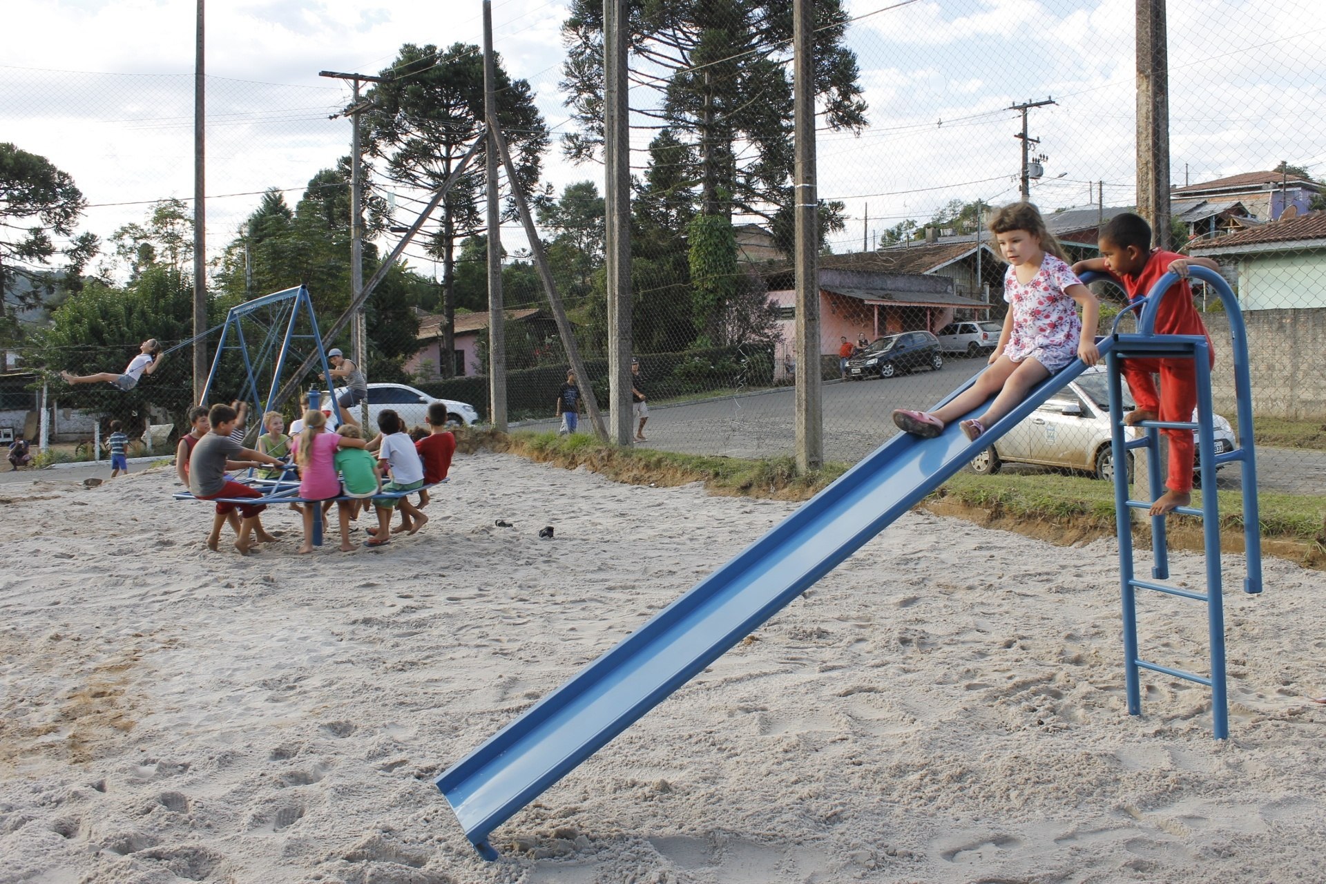 Read more about the article Prefeitura inaugura Praça Esportiva no bairro Jardim Oliveira