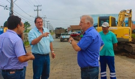 Read more about the article Segunda obra de pavimentação inicia na Avenida Papa João XXIII