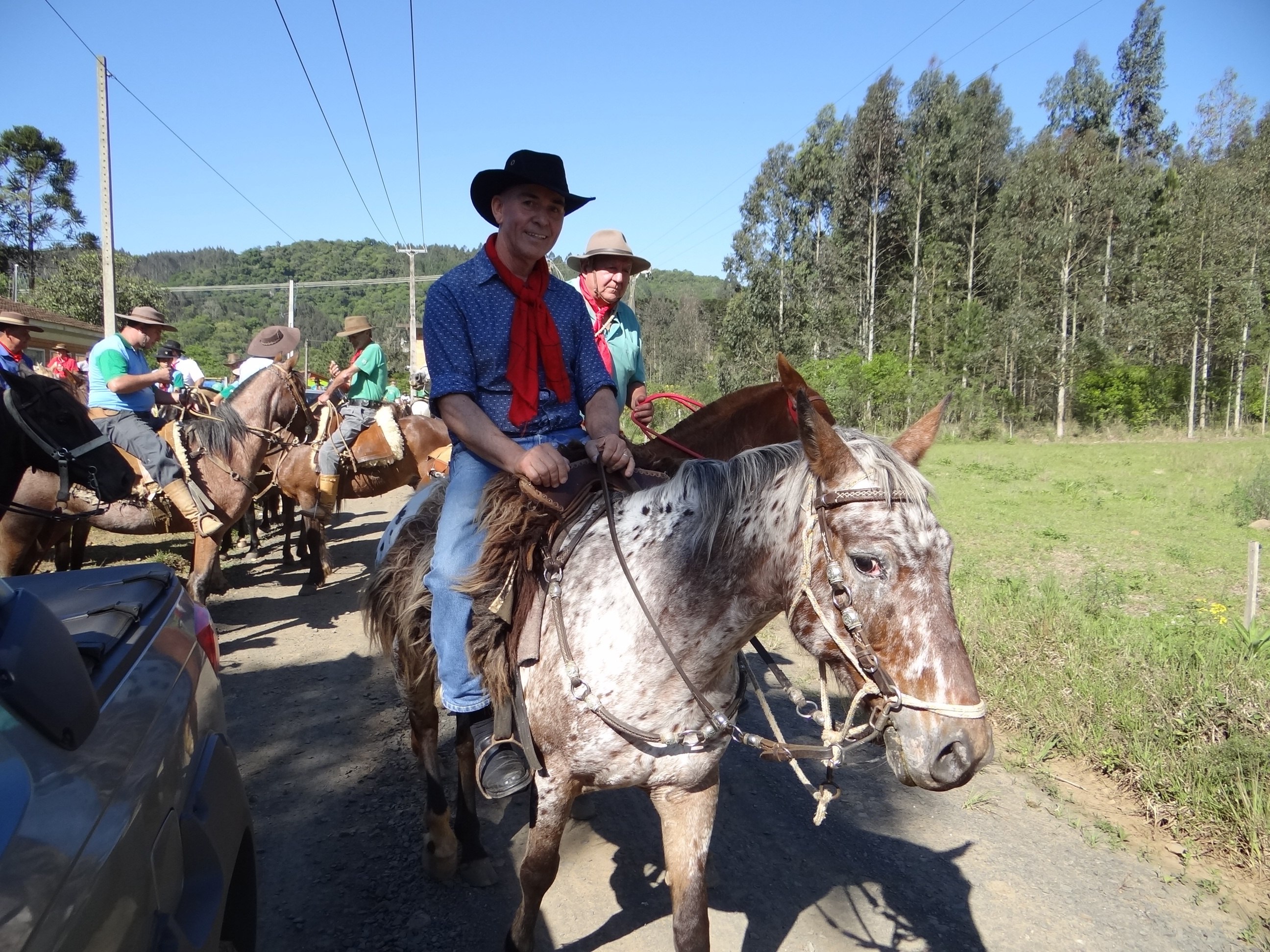 You are currently viewing Prefeito Anízio participa de cavalgada