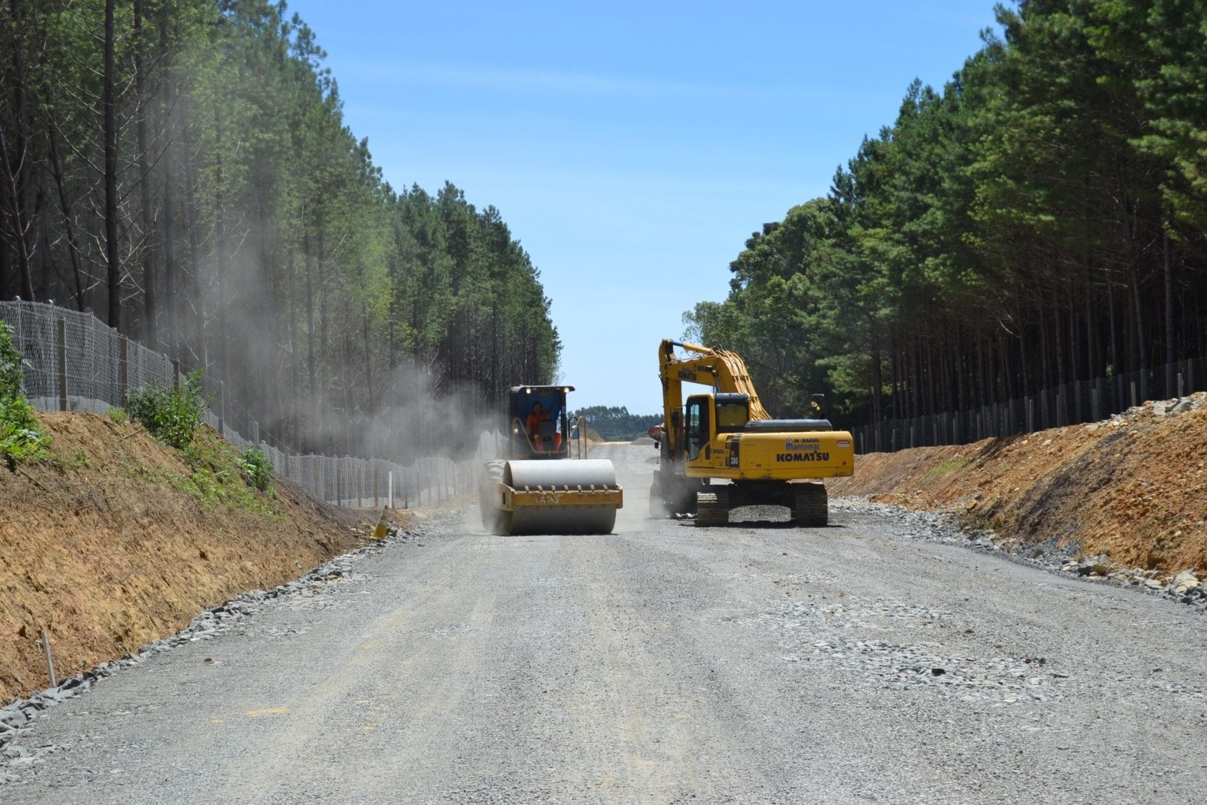 Read more about the article Secretário executivo da ADR Mafra visita obras na SC-477