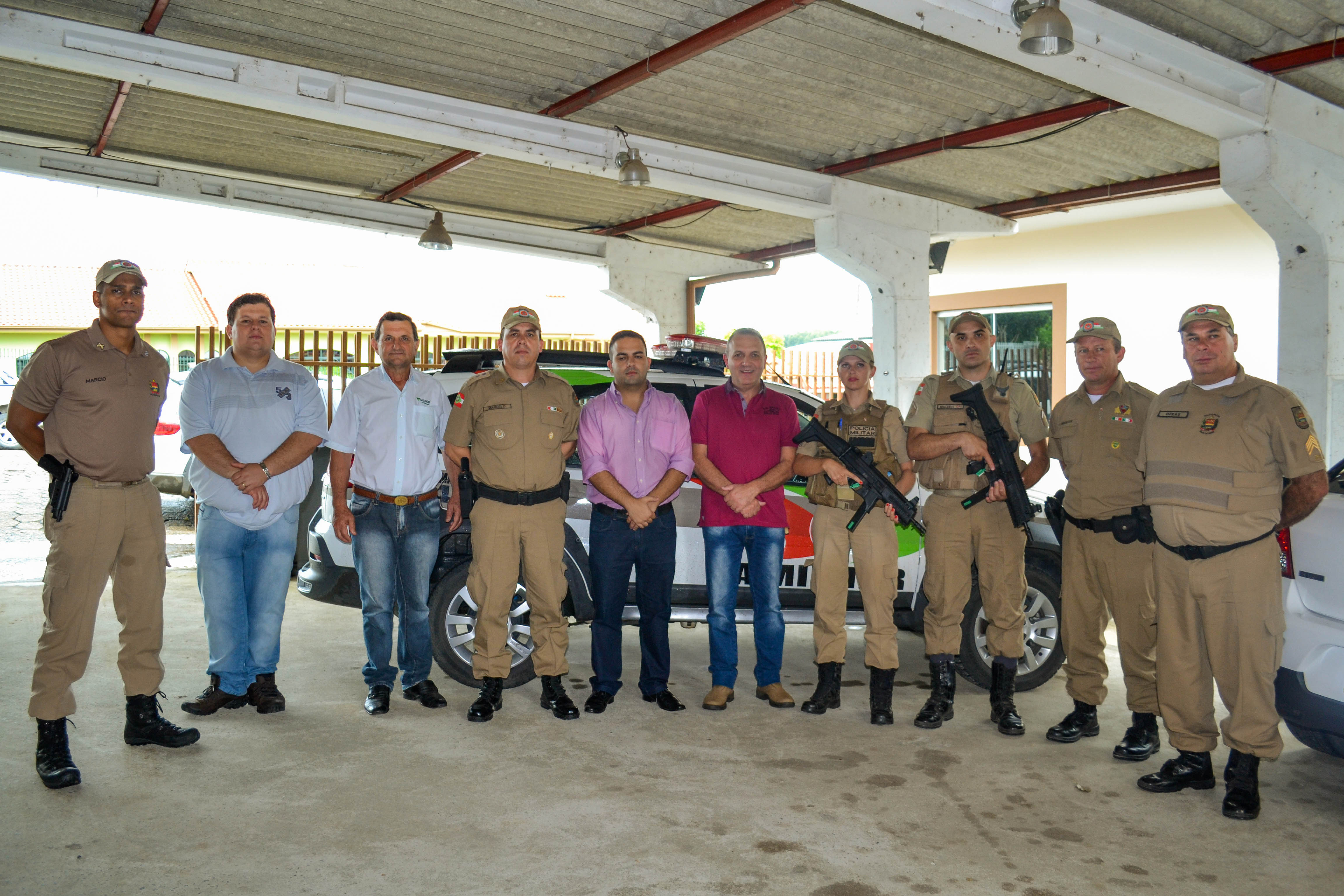 Read more about the article Grupamento da Polícia Militar recebe armamento doado pelo Sicoob