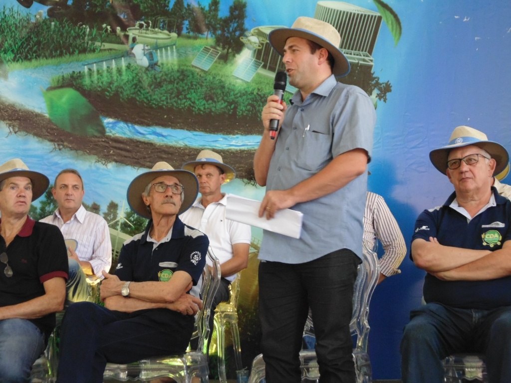 Read more about the article AMPLANORTE participa da abertura do Campo Demonstrativo Alfa em Bela Vista do Toldo