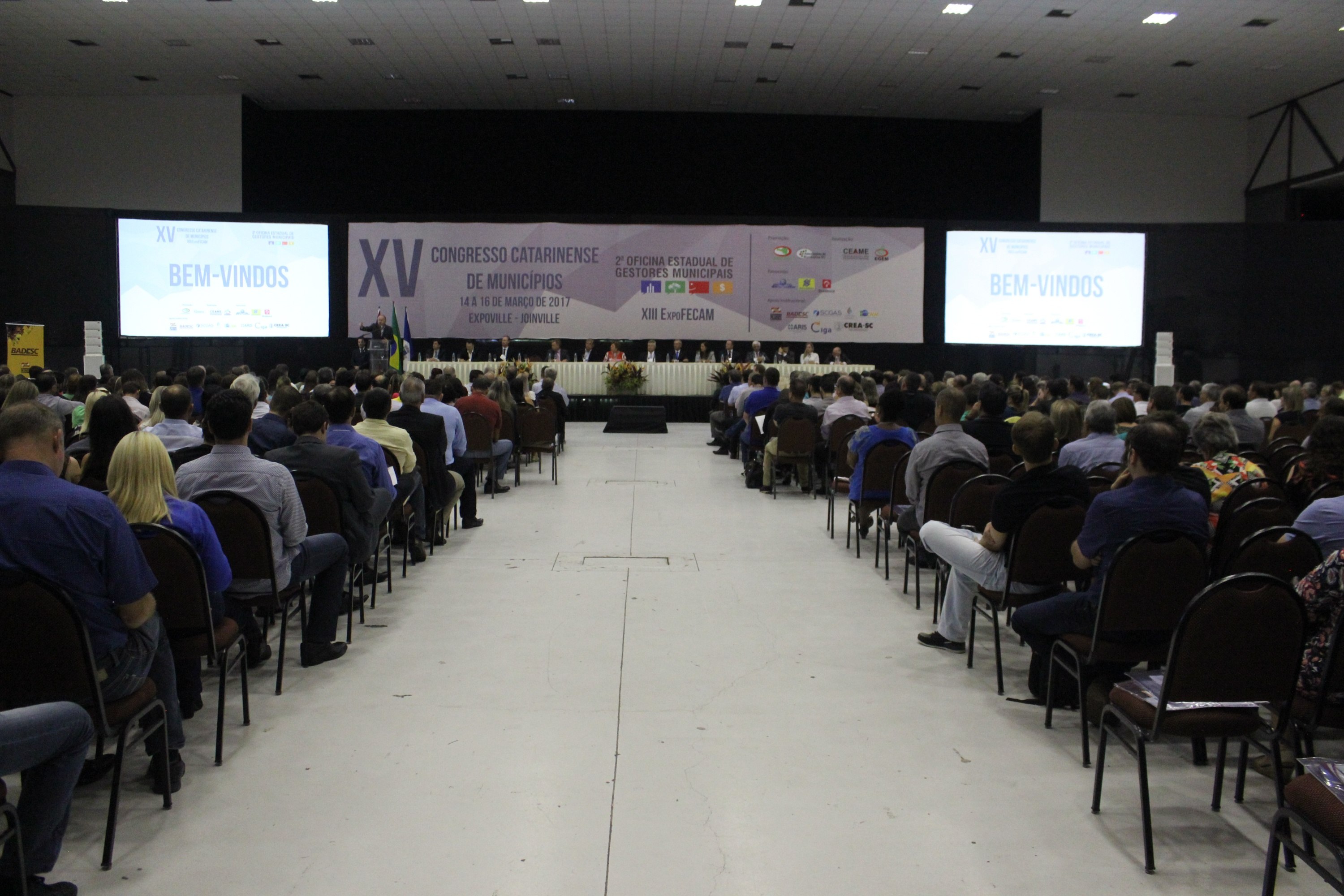 Read more about the article A importância da união dos prefeitos é destacada durante a abertura do XV Congresso Catarinense de Municípios