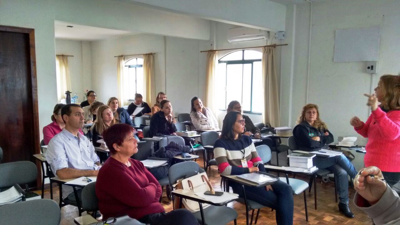 Read more about the article Gerência de Saúde de Canoinhas sedia capacitação sobre Codificação e Classificação de Causa Básica de Óbitos no Planalto Norte