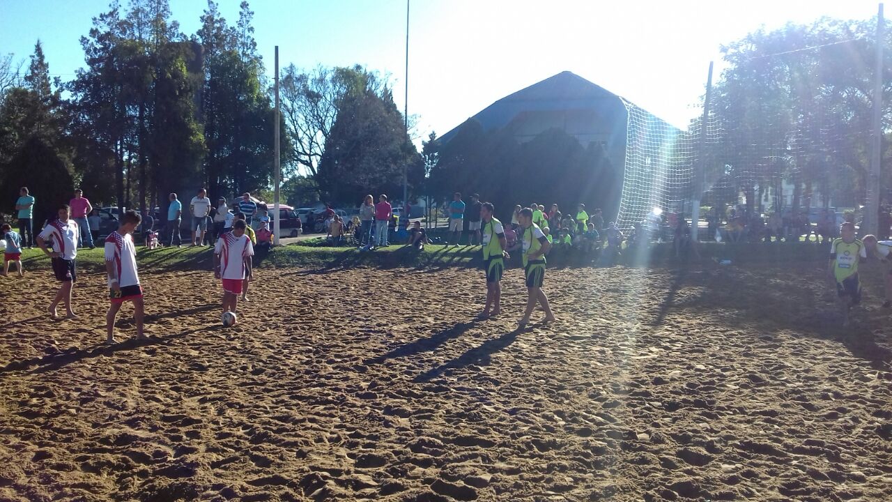 Read more about the article Campeonato de futebol de areia tem 52 gols marcados na segunda rodada