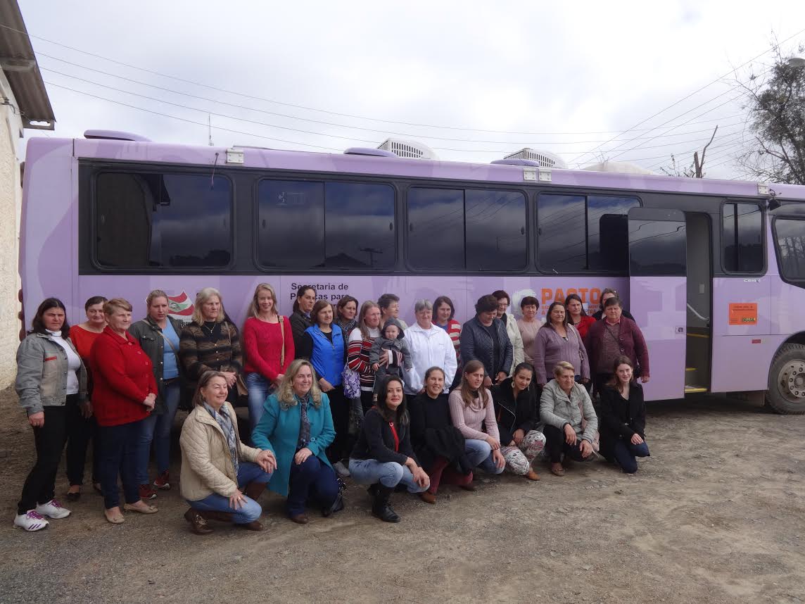 Read more about the article Ônibus Lilás levou cidadania e motivação para mulheres do interior de Mafra