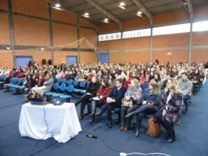 Read more about the article Professores da educação infantil dos municípios da AMPLANORTE recebem capacitação em Mafra