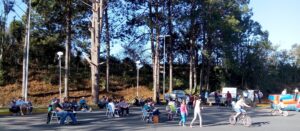 Read more about the article “Praça de Lazer – Férias Escolares” reuniu famílias na tarde de domingo