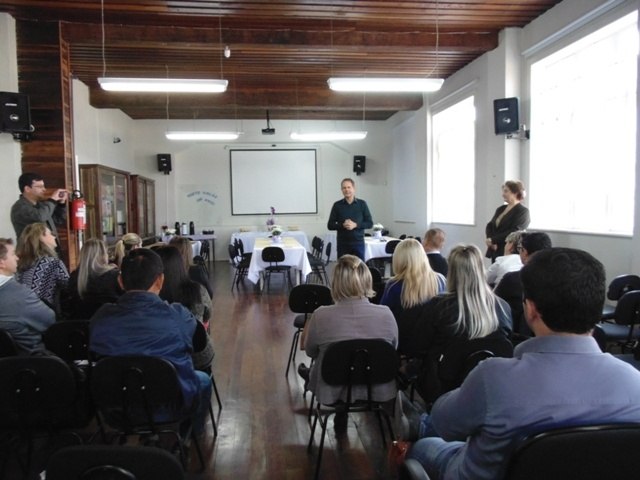 Read more about the article Colegiado de Educação da AMPLANORTE avalia Escola da Terra