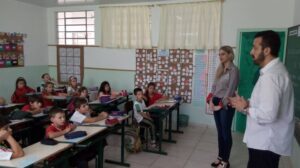 Read more about the article Delegado Ross palestra sobre Bullying na escola Evaldo Steidel