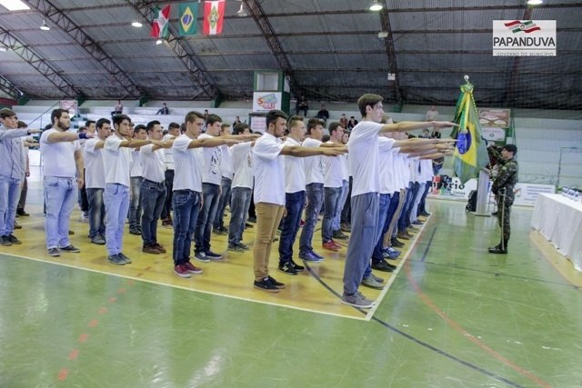 You are currently viewing Cerca de 80 jovens Papanduvenses participaram da cerimônia de dispensa do serviço militar