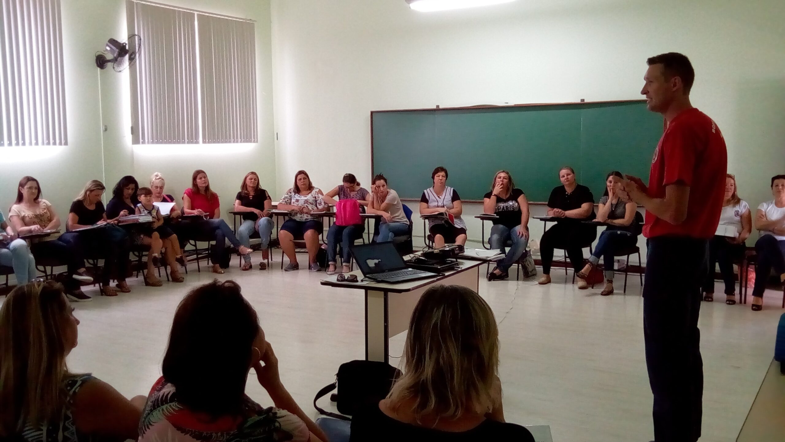 You are currently viewing Profissionais da educação infantil das escolas de Mafra participam de formação continuada