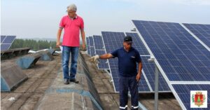 Read more about the article Instalação de painéis solares vai gerar economia de energia elétrica em escola