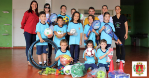 Read more about the article Escolas recebem kits de material esportivo para atividades físicas e recreação