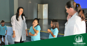 Read more about the article Alunos participam de ação do projeto “Flúor na Escola, Criança Feliz” no São Cristóvão