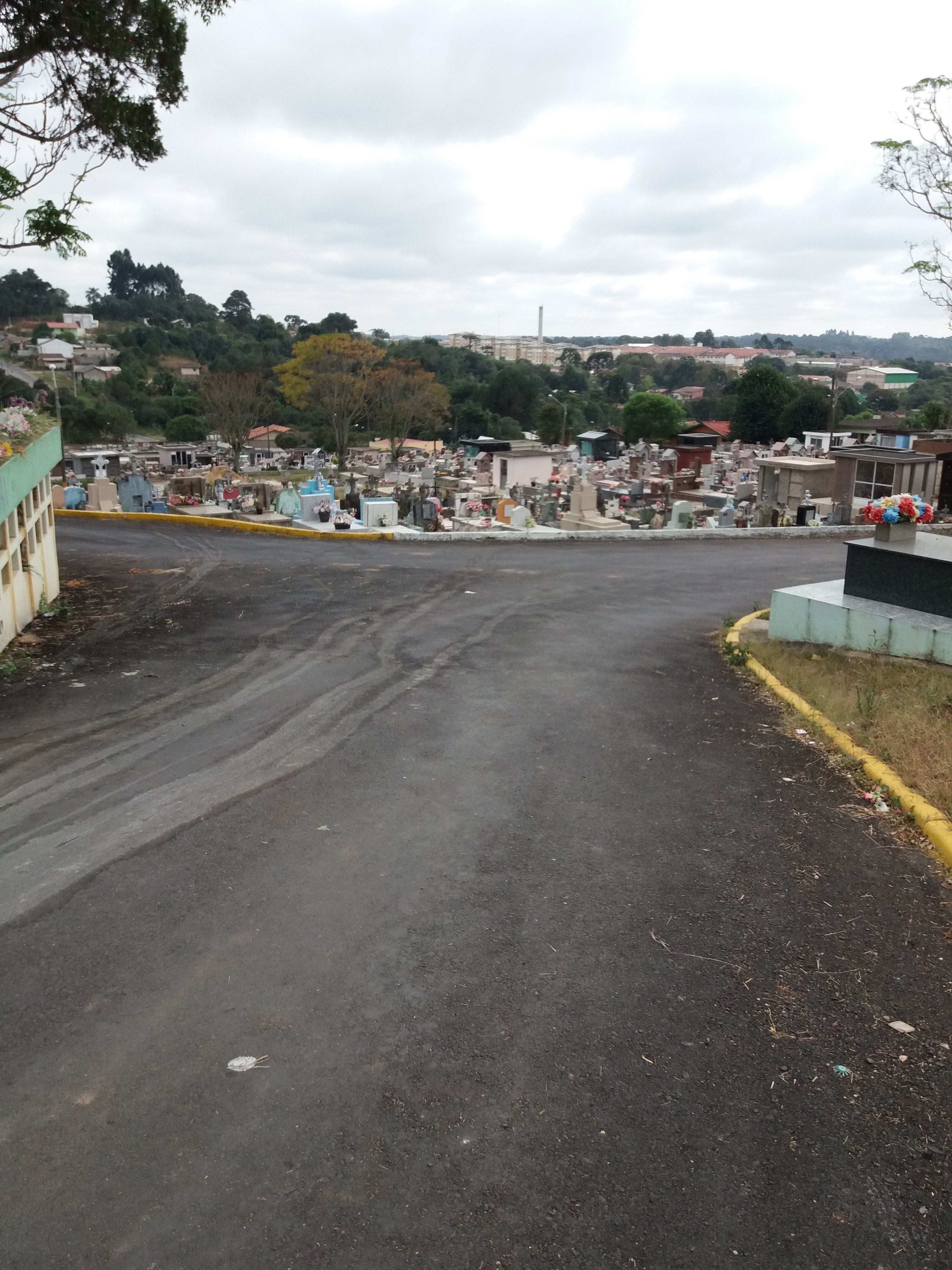 Read more about the article Prefeitura realiza cadastramento de jazigos abandonados no Cemitério Municipal