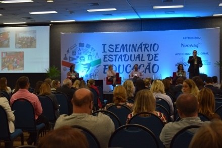 You are currently viewing Representantes da Secretaria da Educação participam do I Seminário Estadual da Educação.