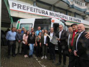 Read more about the article Entrega de ambulância em Mafra