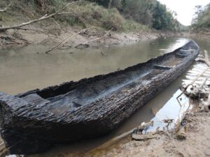 Read more about the article Embarcação antiga é encontrada no Rio Canoinhas em Major Vieira.