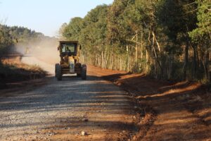 Read more about the article Secretaria de Viação e Obras realiza reparos em estradas do interior de Três Barras