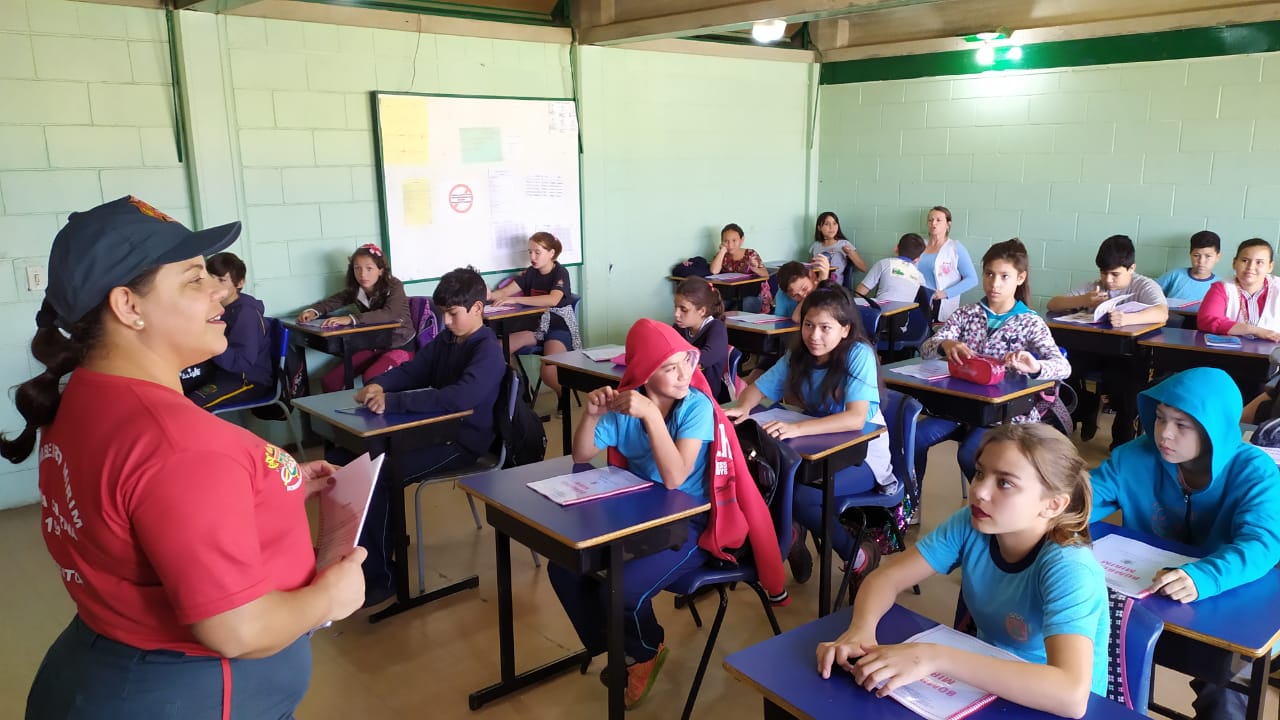 Read more about the article Projeto Bombeiro Mirim inicia para 110 estudantes em escola de três Barras