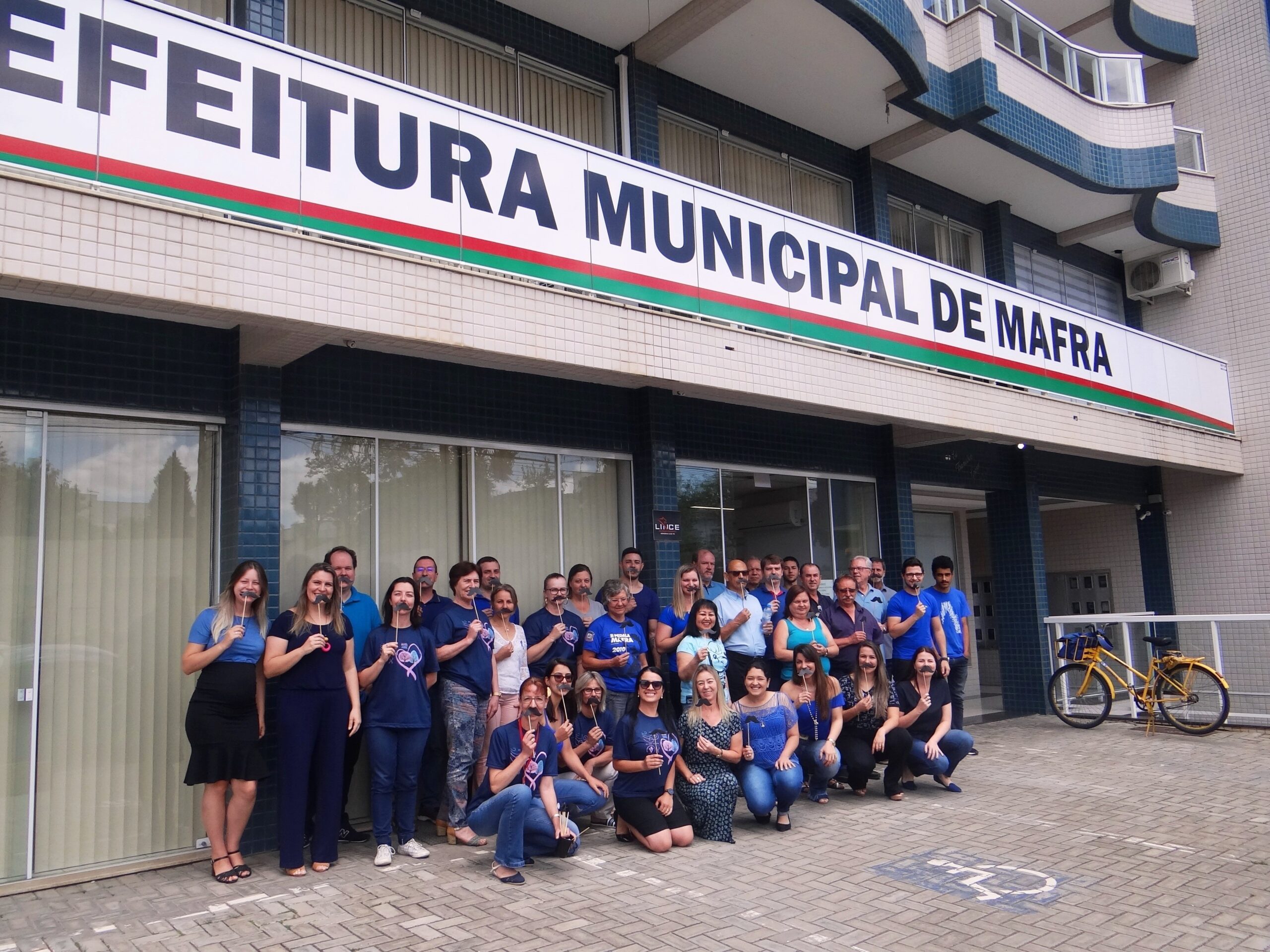 Read more about the article Servidores da Prefeitura de Mafra vestiram azul no Dia Internacional do Homem