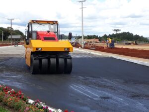 Read more about the article Trevo da Mili e ruas da cidade recebem nova massa asfáltica em Três Barras