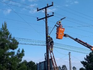 Read more about the article Prefeitura de Três Barras começa instalar lâmpadas de LED em diversos pontos da cidade