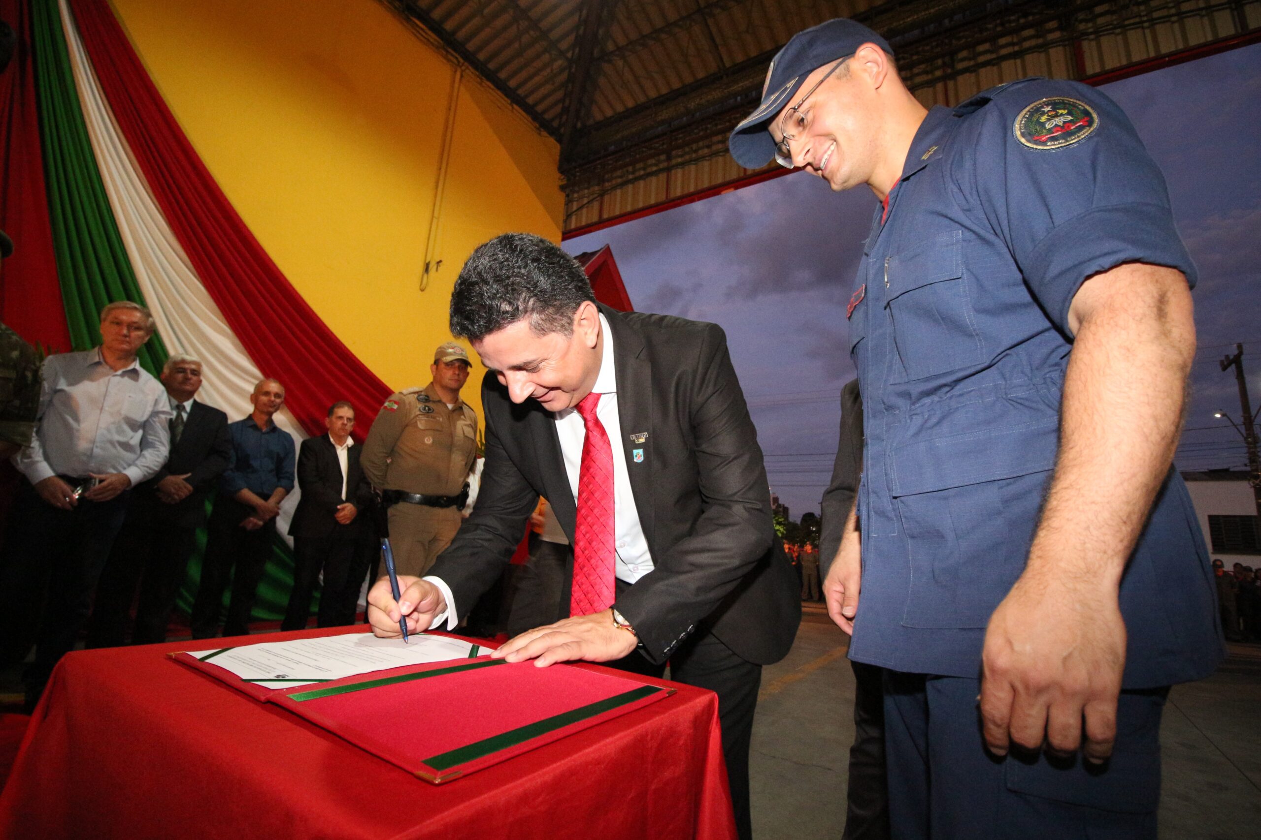 You are currently viewing Município de Canoinhas vai repassar R$ 200 mil ao Corpo de Bombeiros