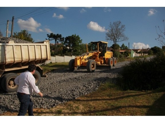 You are currently viewing Prefeito confere trabalho da secretaria de obras