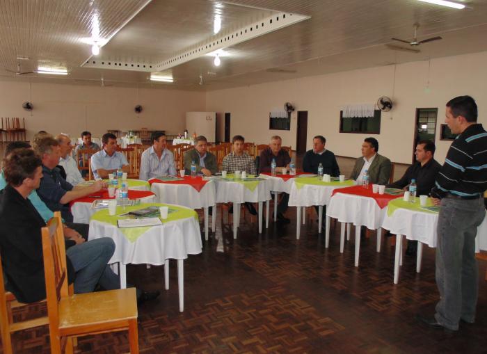 You are currently viewing Prefeitos da região se reúnem em Assembleia da AmplaNorte