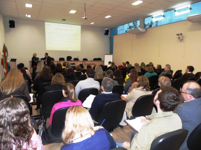 You are currently viewing Educadores, engenheiros e arquitetos de 17 municípios participaram de Seminário sobre o PAR em Mafra