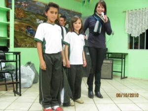 Read more about the article Alunos do PETI de Papanduva recebem Uniforme Novo.