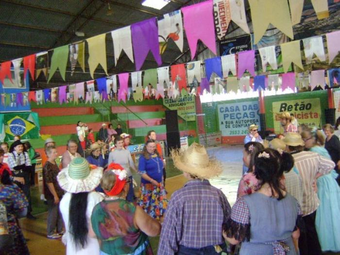 Read more about the article Prefeitura realiza festa junina para grupos da 3° idade.