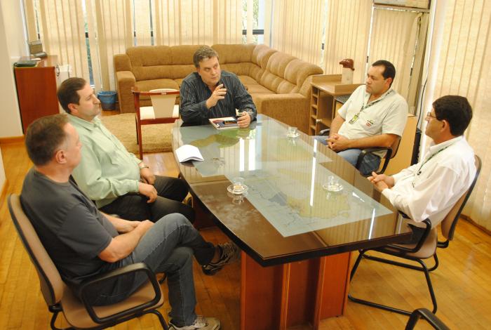 You are currently viewing Vice-presidente da Copérdia visita prefeito de Canoinhas