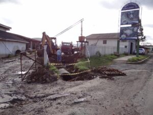 Read more about the article Obras de tubulação de Porto União são retomadas com a melhora do tempo