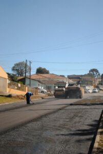 Read more about the article Rua da área central de Canoinhas recebe pavimentação asfáltica