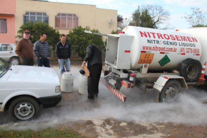 Read more about the article Produtores de leite de Irineópolis são beneficiados com recarga de nitrogênio