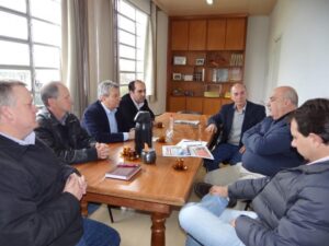 Read more about the article Prefeito de Porto União se reúne com representantes da Aris