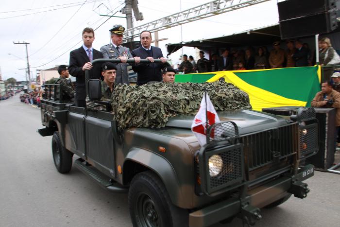 Read more about the article Desfile cívico e comemoração aos 96 anos de Mafra agitaram o final de semana da população