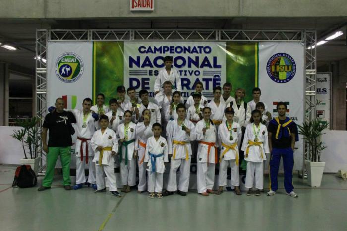 You are currently viewing Atletas de Irineópolis conquistam medalhas no Campeonato Brasileiro de Karatê