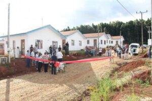 Read more about the article Prefeitura de Irineópolis inaugura conjunto habitacional